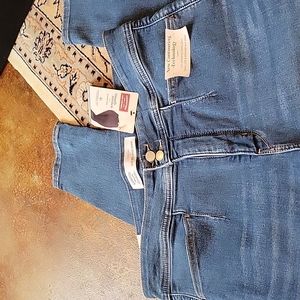 LAST CHANCE.. CLOSET CLOSING